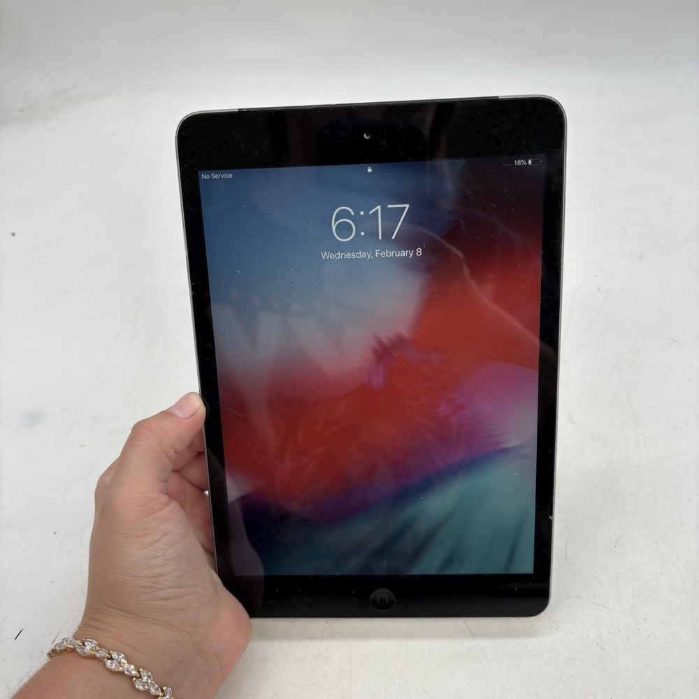 iPad Mini 2 Wi-fi & Cellular 16GB A1490 Turns On For Parts Repair Silver